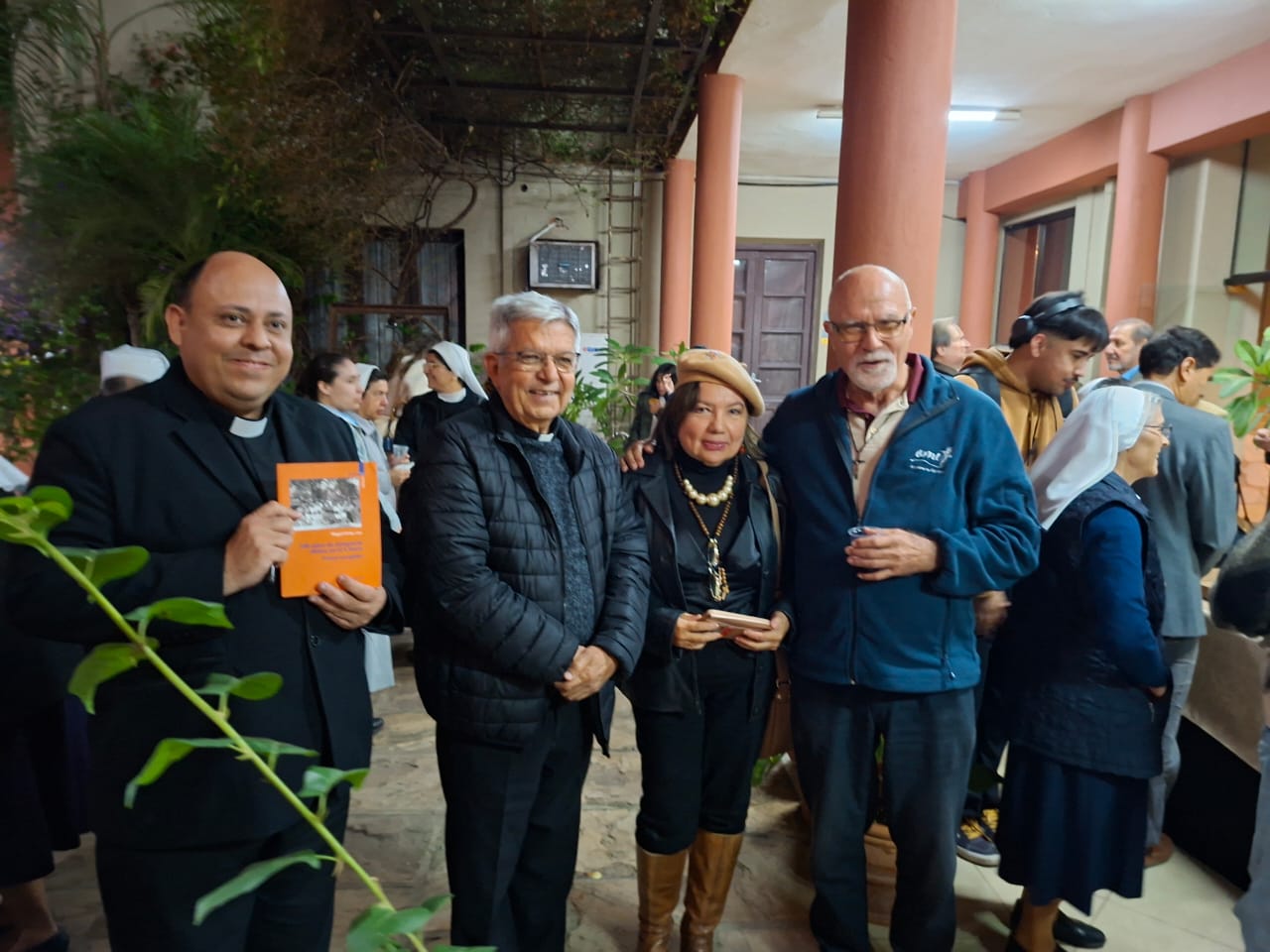 El Cardenal Adalberto Martínez Flores en su ministerio pastoral